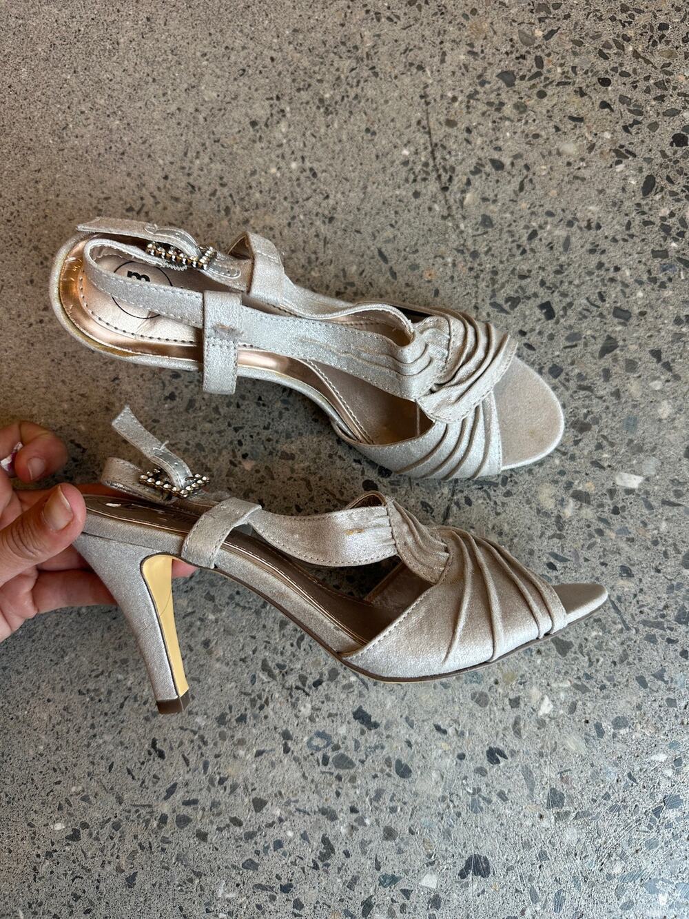 Mootsies Tootsies Women's 6 Heels Silver Metallic Strappy Heels Vintage